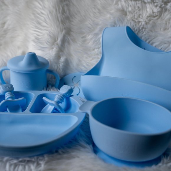 8 Piece Silicone Dining Set - Picture 2 of 5